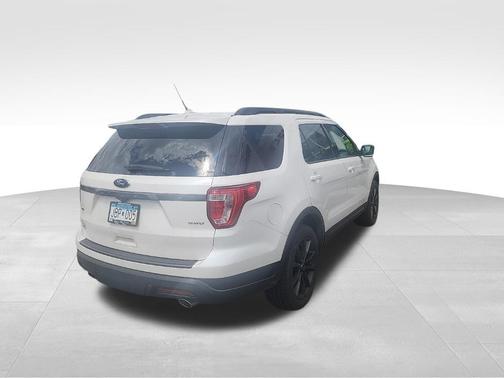 White Platinum Metallic Tri-Coat 2019 Ford Explorer XLT