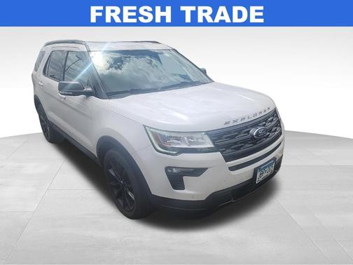 White Platinum Metallic Tri-Coat 2019 Ford Explorer XLT