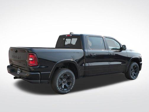 Diamond Black Crystal Pearlcoat 2026 RAM 1500 Big Horn/Lone Star