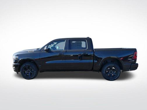 Diamond Black Crystal Pearlcoat 2026 RAM 1500 Big Horn/Lone Star