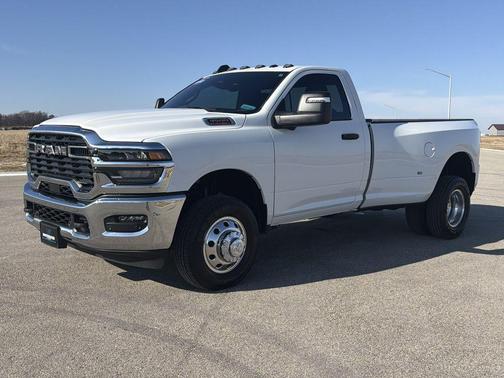 2026 RAM 3500 Big Horn Regular Cab 4x4 8' Box