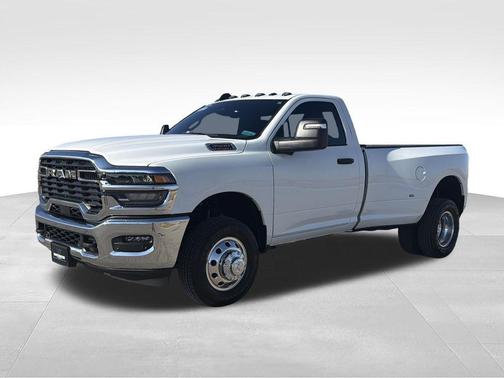 Bright White Clearcoat 2026 RAM 3500 Big Horn Regular Cab 4x4 8' Box