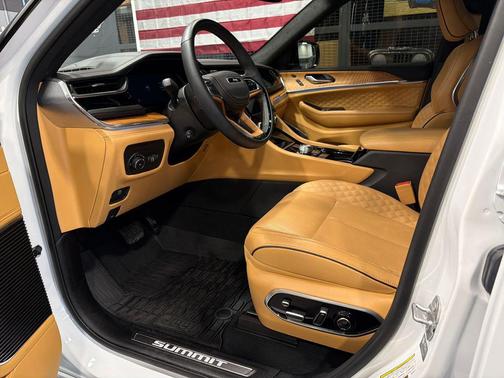 Bright White Clearcoat 2025 Jeep Grand Cherokee Summit