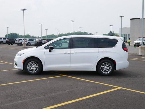 2025 Chrysler Pacifica L
