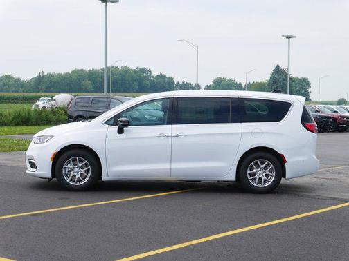 2025 Chrysler Pacifica L