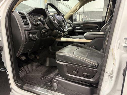 2022 RAM 2500 Laramie Crew Cab 4x4 6'4' Box