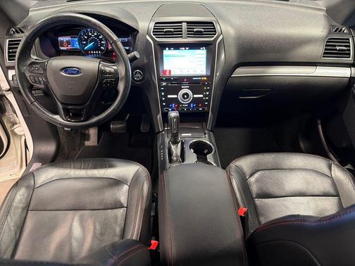 White Platinum Metallic Tri-Coat 2018 Ford Explorer Sport