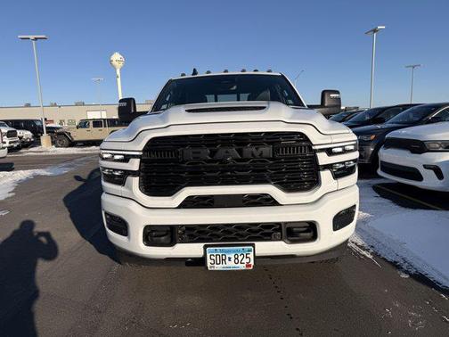 2025 RAM 2500 Laramie Crew Cab 4x4 6'4' Box