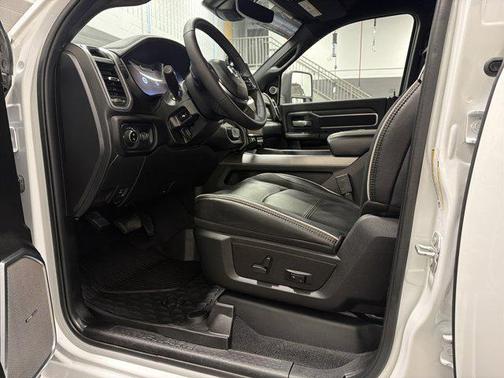 2025 RAM 2500 Laramie Crew Cab 4x4 6'4' Box