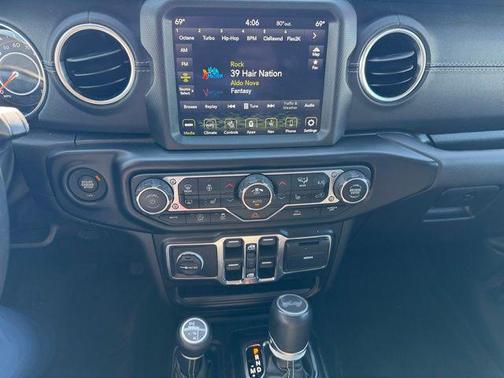 Snazzberry Pearlcoat 2022 Jeep Wrangler Unlimited Sahara
