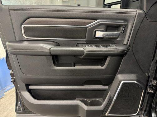 2025 RAM 2500 Laramie Crew Cab 4x4 6'4' Box