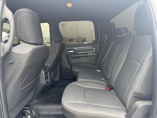 2022 RAM 2500 Big Horn Crew Cab 4x4 6'4' Box
