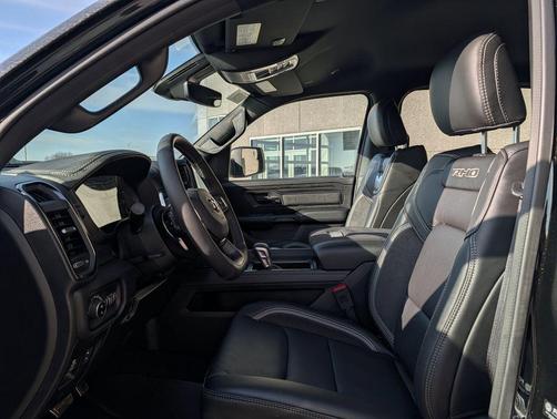 Diamond Black Crystal Pearlcoat 2026 RAM 1500 RHO Crew Cab 4x4 5'7' Box