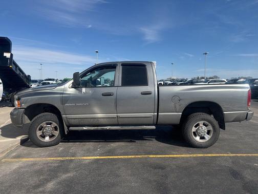 Mineral Gray Metallic Clearcoat 2005 Dodge Ram 2500 SLT Quad Cab