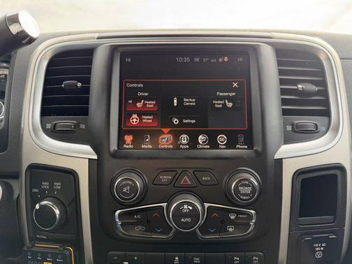 2017 RAM 2500 Big Horn Crew Cab 4x4 6'4' Box