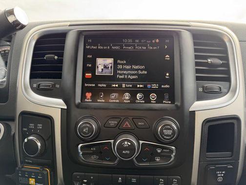 2017 RAM 2500 Big Horn Crew Cab 4x4 6'4' Box