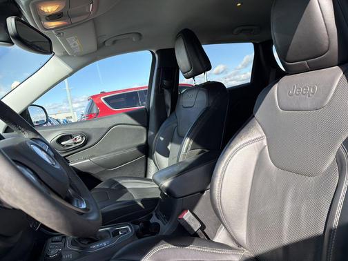 2022 Jeep Cherokee Latitude Lux