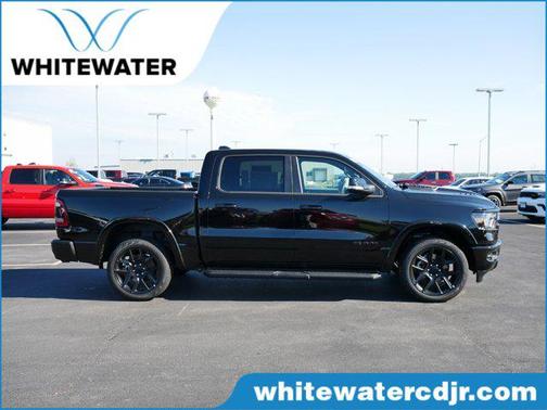 Diamond Black Crystal Pearlcoat 2022 RAM 1500 Laramie
