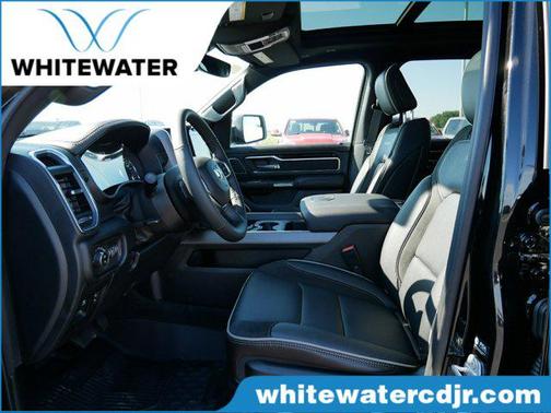 Diamond Black Crystal Pearlcoat 2022 RAM 1500 Laramie