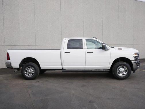 2026 RAM 3500 Tradesman Crew Cab 4x4 8' Box