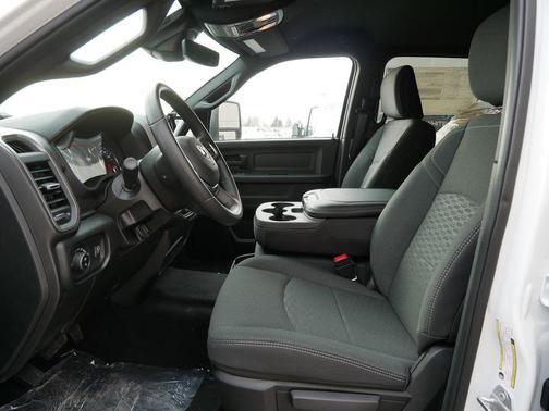 2026 RAM 3500 Tradesman Crew Cab 4x4 8' Box