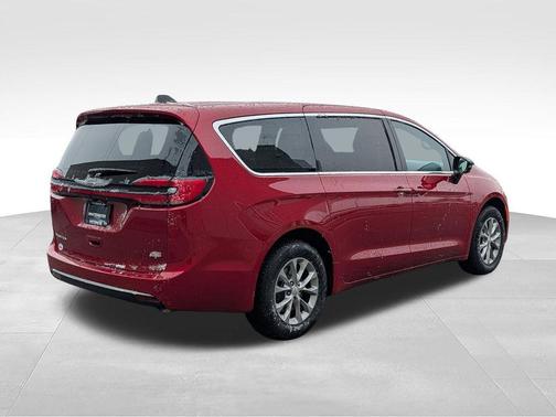 Red Hot Pearlcoat 2026 Chrysler Pacifica L