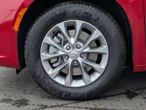 Red Hot Pearlcoat 2026 Chrysler Pacifica L