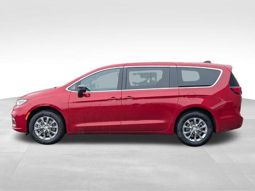 Red Hot Pearlcoat 2026 Chrysler Pacifica L