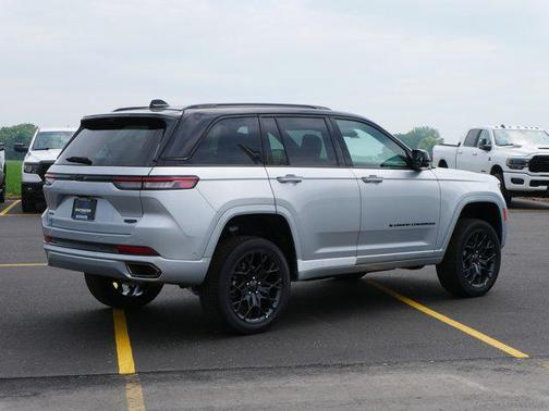 2025 Jeep Grand Cherokee Summit