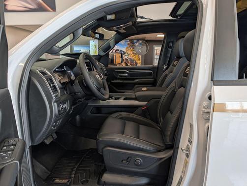 Bright White Clearcoat 2026 RAM 1500 Big Horn/Lone Star