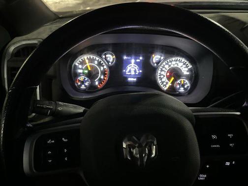 2021 RAM 3500 Big Horn Crew Cab 4x4 8' Box