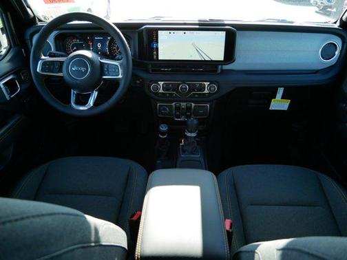 2024 Jeep Wrangler 4-Door Sahara 4x4