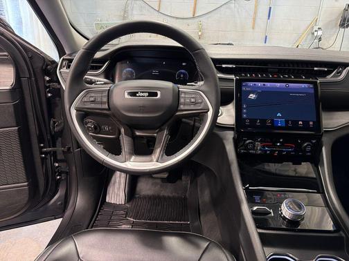 Baltic Gray Metallic Clearcoat 2023 Jeep Grand Cherokee Limited