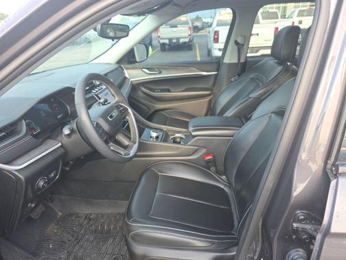 Baltic Gray Metallic Clearcoat 2023 Jeep Grand Cherokee Limited