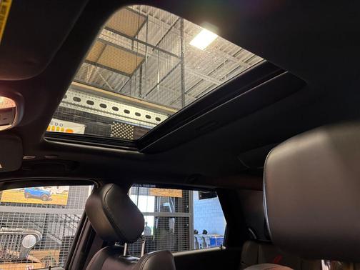 DB Black Clearcoat 2023 Dodge Durango R/T Plus AWD