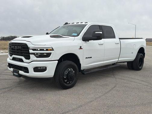2025 RAM 3500 Laramie Crew Cab 4x4 8' Box