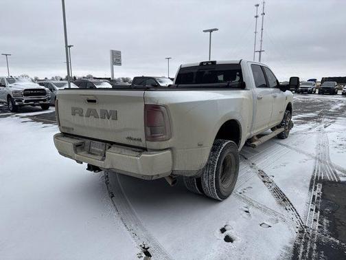 2025 RAM 3500 Laramie Crew Cab 4x4 8' Box