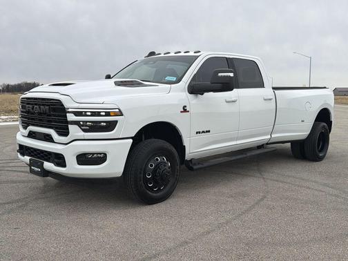 2025 RAM 3500 Laramie Crew Cab 4x4 8' Box