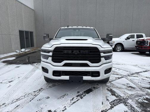 2025 RAM 3500 Laramie Crew Cab 4x4 8' Box