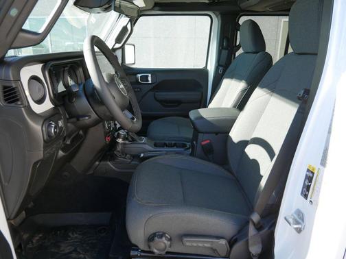 Bright White Clearcoat 2026 Jeep Wrangler Willys