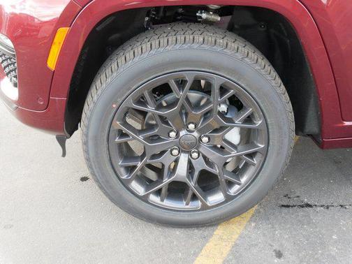 2025 Jeep Grand Cherokee Summit