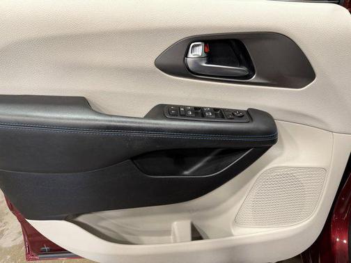 2021 Chrysler Pacifica Touring AWD