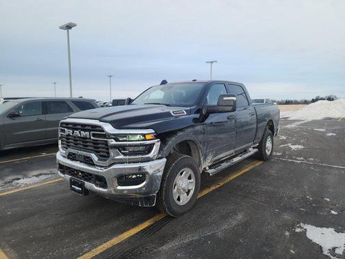 2025 RAM 2500 Tradesman Crew Cab 4x4 6'4' Box