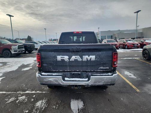 2025 RAM 2500 Tradesman Crew Cab 4x4 6'4' Box