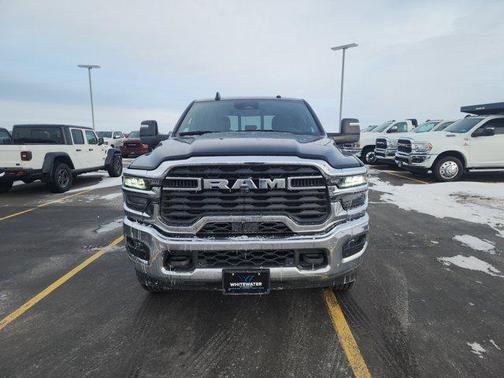 2025 RAM 2500 Tradesman Crew Cab 4x4 6'4' Box