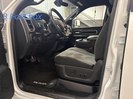 Bright White Clearcoat 2024 RAM 2500 Big Horn Crew Cab 4x4 8' Box