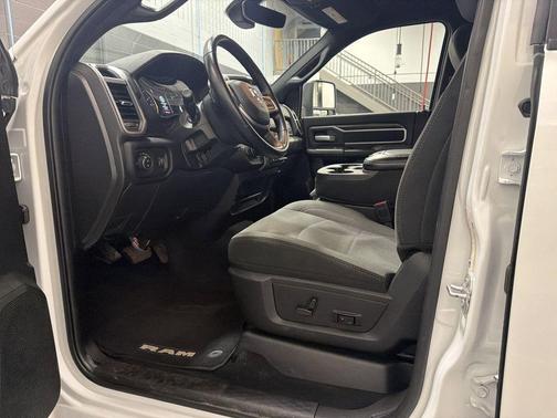 2024 RAM 2500 Big Horn Crew Cab 4x4 8' Box