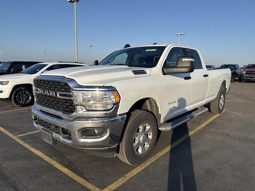 2024 RAM 2500 Big Horn Crew Cab 4x4 8' Box