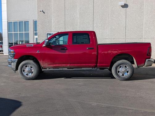 2026 RAM 2500 Tradesman Crew Cab 4x4 6'4' Box