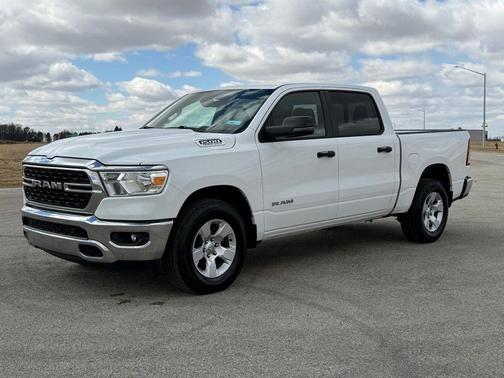 Bright White Clearcoat 2023 RAM 1500 Big Horn/Lone Star